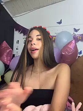 Milleradhara24 live cam on StripChat