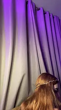 HoneyWeebsss live cam on StripChat