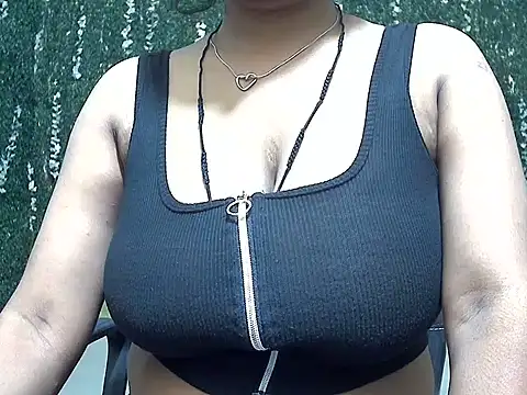 Ruhi_Hotty live cam on StripChat