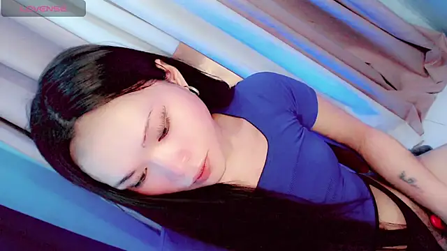 Amomentoflust202 live cam on StripChat