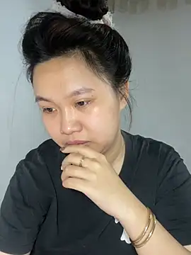 Almira6868 webcam