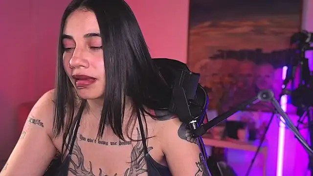 val_bardot live cam on StripChat