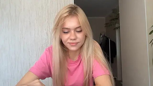 Glamorforyou live cam on StripChat