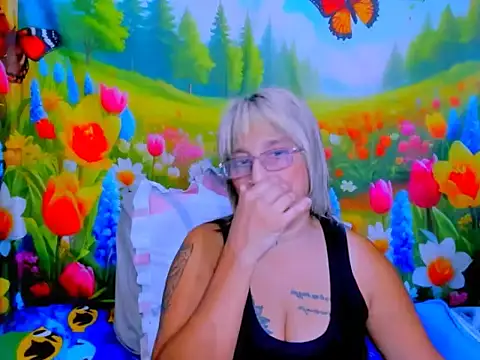 indianroxy webcam