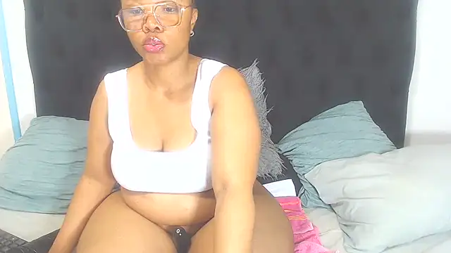 BootyClitQueen live cam on StripChat