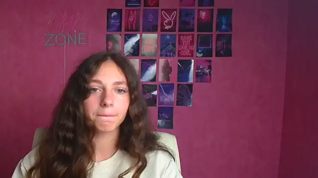 KissMeJulia live cam on StripChat