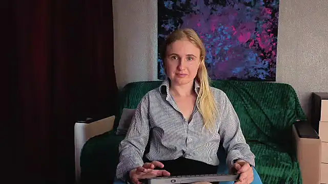 Lanavi_Smile live cam on StripChat