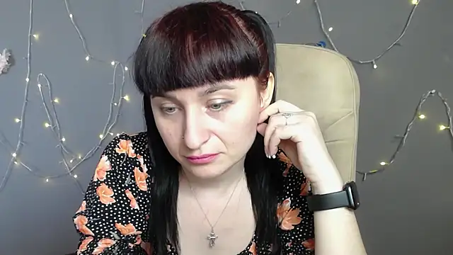 NinaFlawlees live cam on StripChat