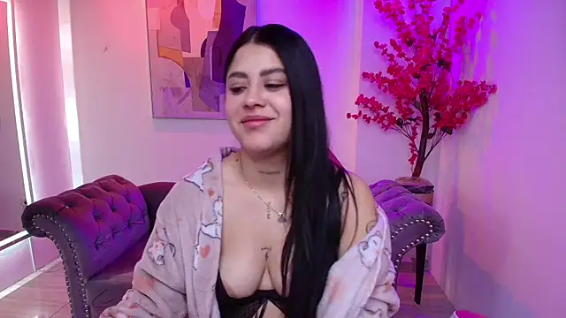Julie_vancouver live cam on StripChat
