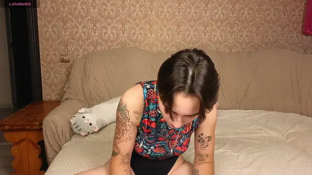 Lilihere_ live cam on StripChat