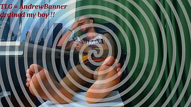 AndrewBanner live cam on StripChat
