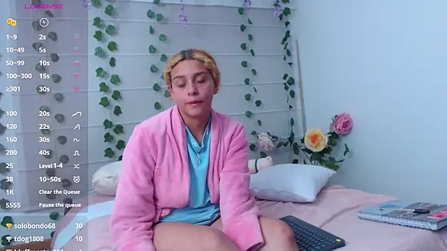 sarabubbie - Sarabubbie's free webcam - UK Sex Cams