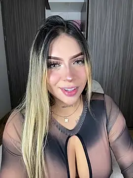 MiaWhitePink_'s live cam