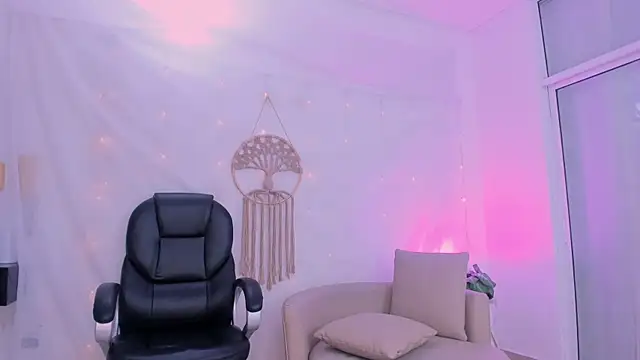 Ginni_charlotte webcam