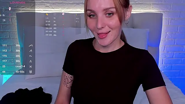 LianaFord live cam on StripChat