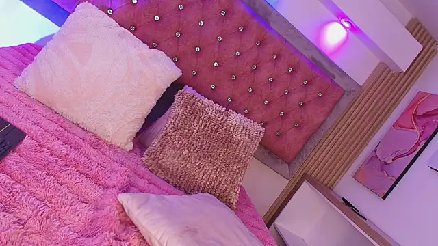 MylaDreams webcam