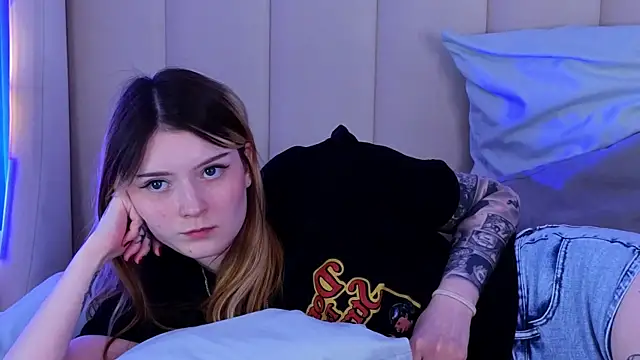 AlyssFrost webcam