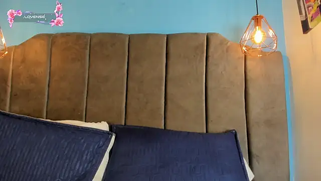 Luna_honey9 webcam