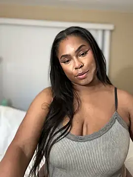 CandyLuxxxx webcam