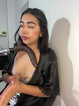 cherry_skinnyy_ webcam