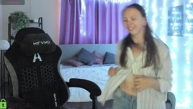 EmilyStevart live cam on StripChat