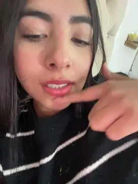 cherry_skinnyy_ webcam