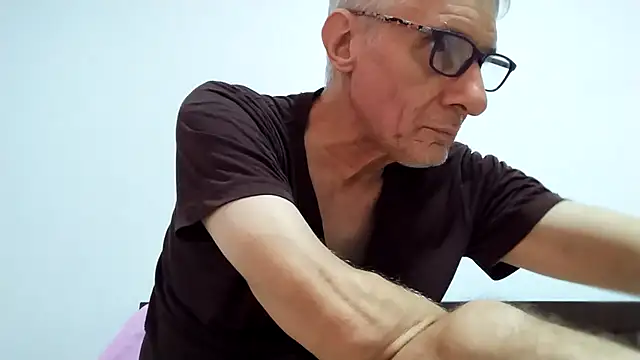 BIGUNCUTHARDCOCK webcam
