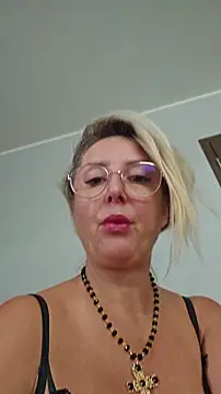 MariaRichi_ live cam on StripChat