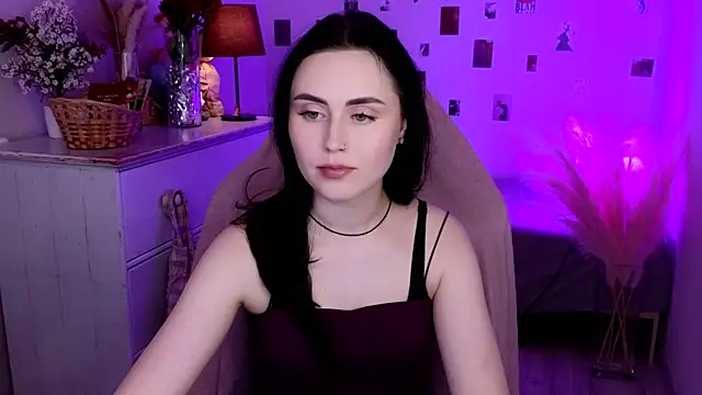 noralumi - NoraLumi's free webcam - UK Sex Cams