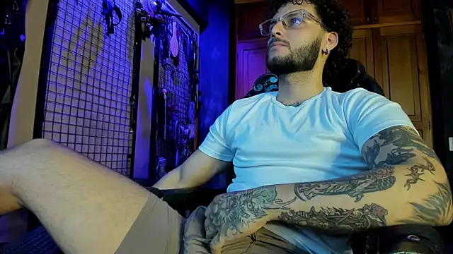 Twisted_Fantasy live sex cam