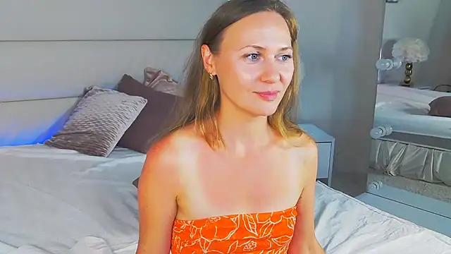 KamilaLod live cam on StripChat