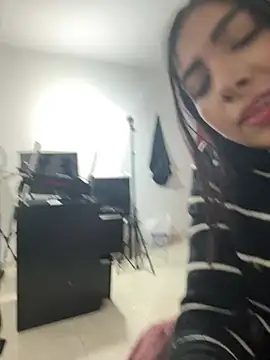 cherry_skinnyy_ webcam