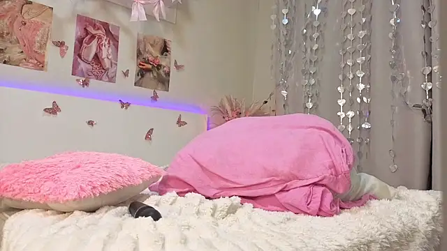 Milly_Lane webcam