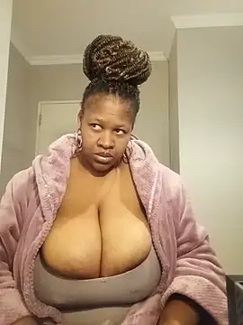 bustylisa1983 webcam