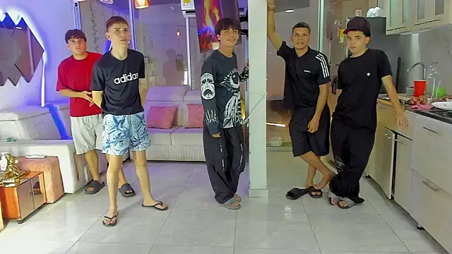 Houseofwarrios webcam