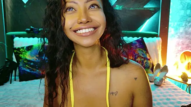 ElyaQuinn webcam