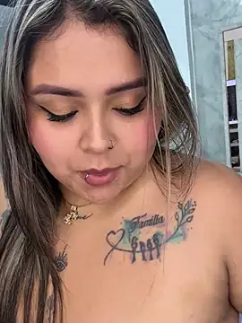ashley-swift- (F young) - RUB MY CLIT AND SUCK MY FINGERS