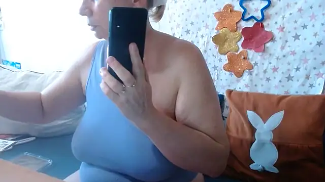 QueenLana webcam
