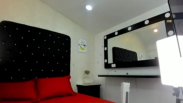 Antonella_morrison live cam on StripChat