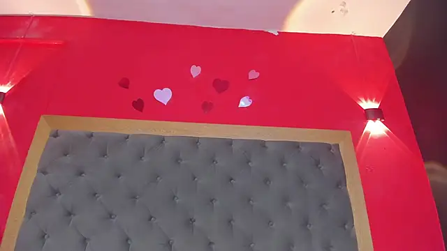 YayaHilton live cam on StripChat
