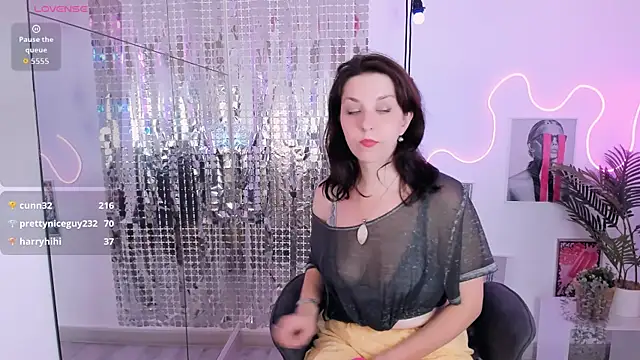 MargaretFatal live cam on StripChat
