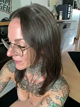 BrownieyQueen webcam