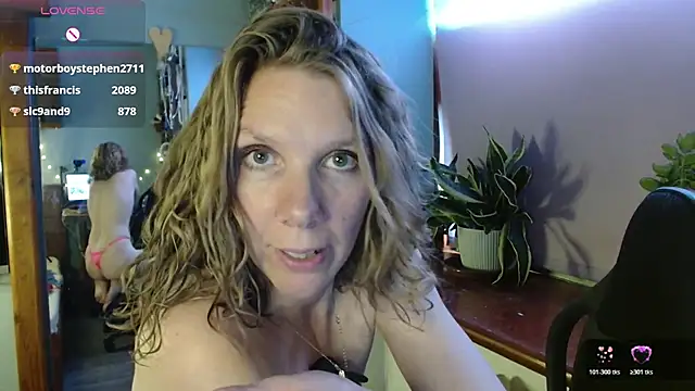 Daisy_Lovely webcam