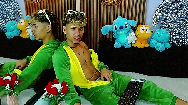 Skinny_cute_Alyer webcam