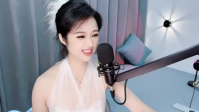 Momo-Wow webcam