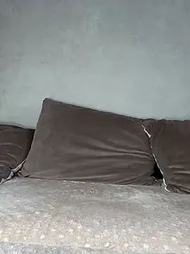 LaraVoosh webcam