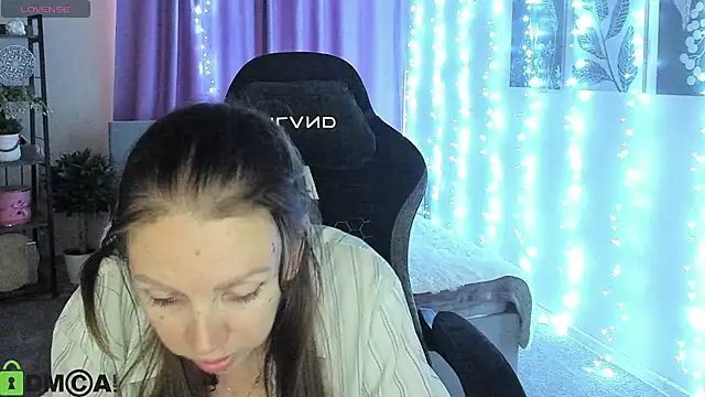 EmilyStevart live cam on StripChat