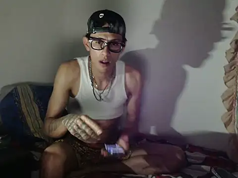 alexmendoza24 (M young) - lechitas