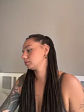 Ocean_Heart live cam on StripChat