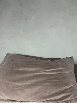LaraVoosh webcam